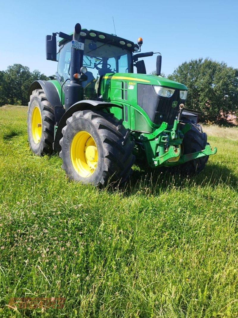 Traktor типа John Deere 6250R, Gebrauchtmaschine в Suhlendorf (Фотография 4)