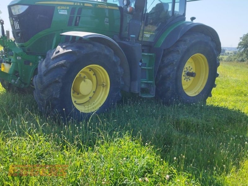 Traktor des Typs John Deere 6250R, Gebrauchtmaschine in Suhlendorf (Bild 1)