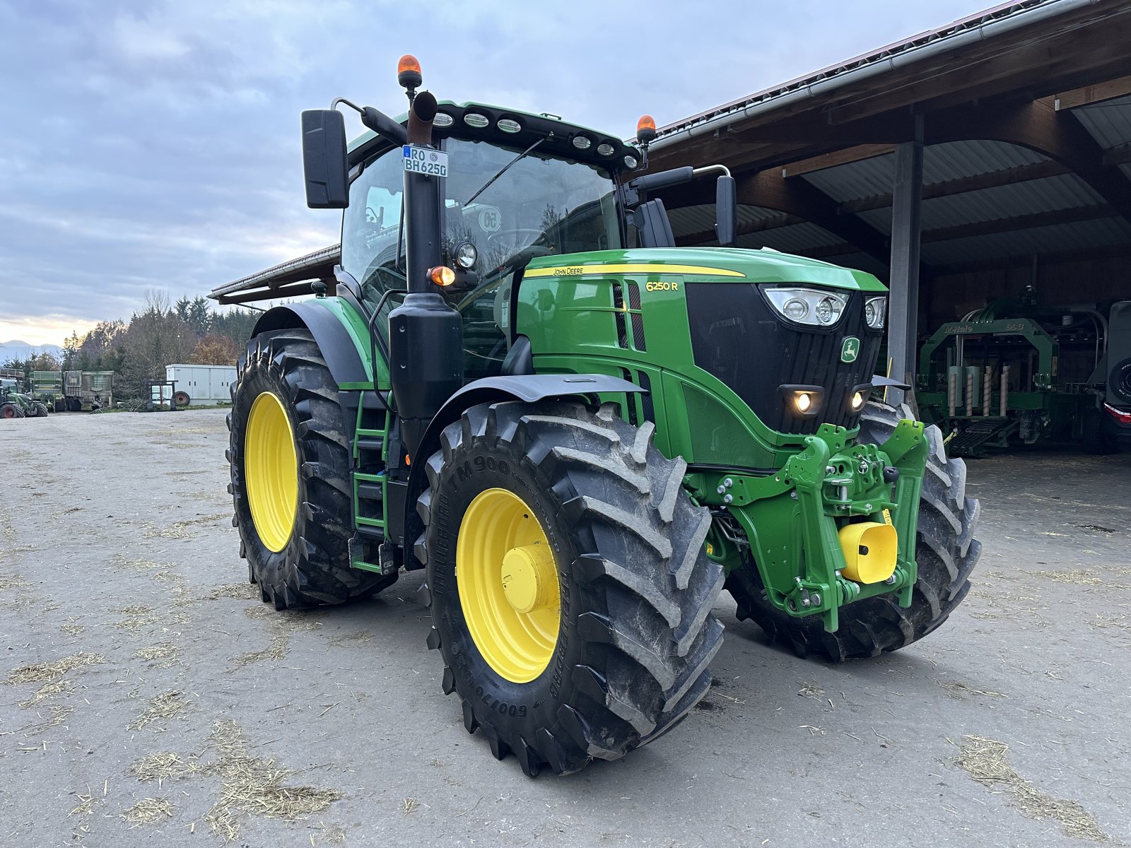 Traktor of the type John Deere 6250R, Gebrauchtmaschine in Feldkirchen - Westerham (Picture 9)