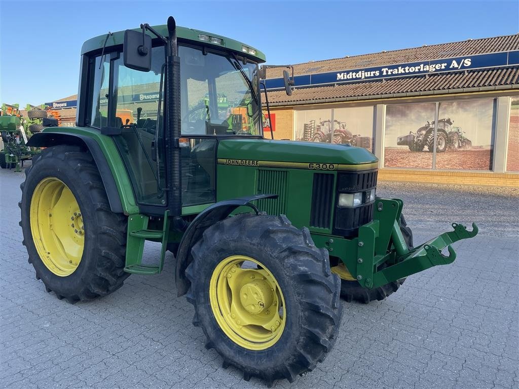 Traktor typu John Deere 6300 m/ He-Va 21.01 frontlift, Gebrauchtmaschine v Nimtofte (Obrázek 4)