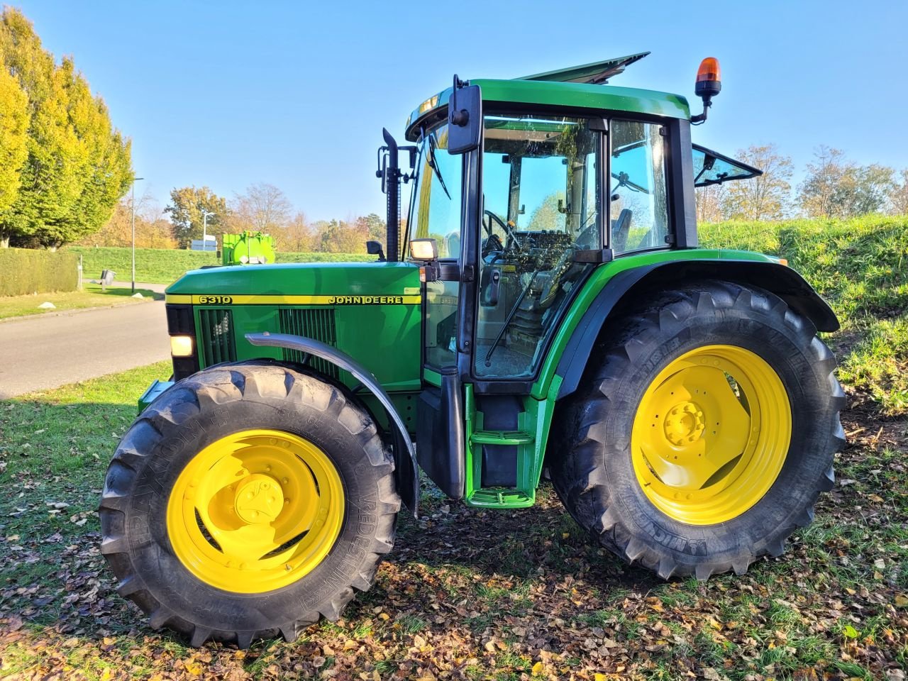 Traktor des Typs John Deere 6310, Gebrauchtmaschine in Werkendam (Bild 5)