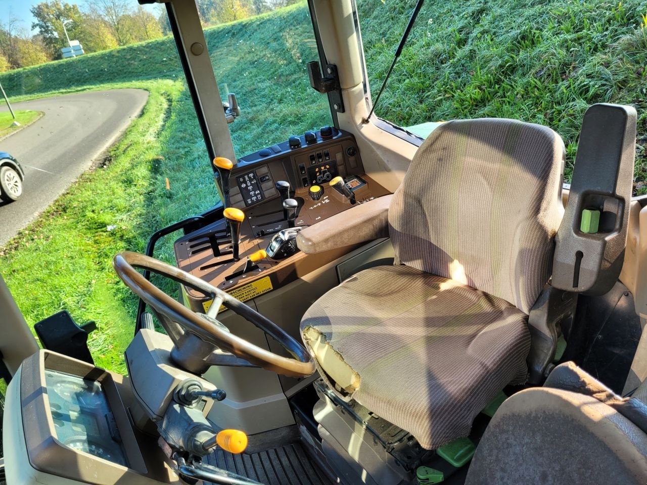 Traktor van het type John Deere 6310, Gebrauchtmaschine in Werkendam (Foto 9)