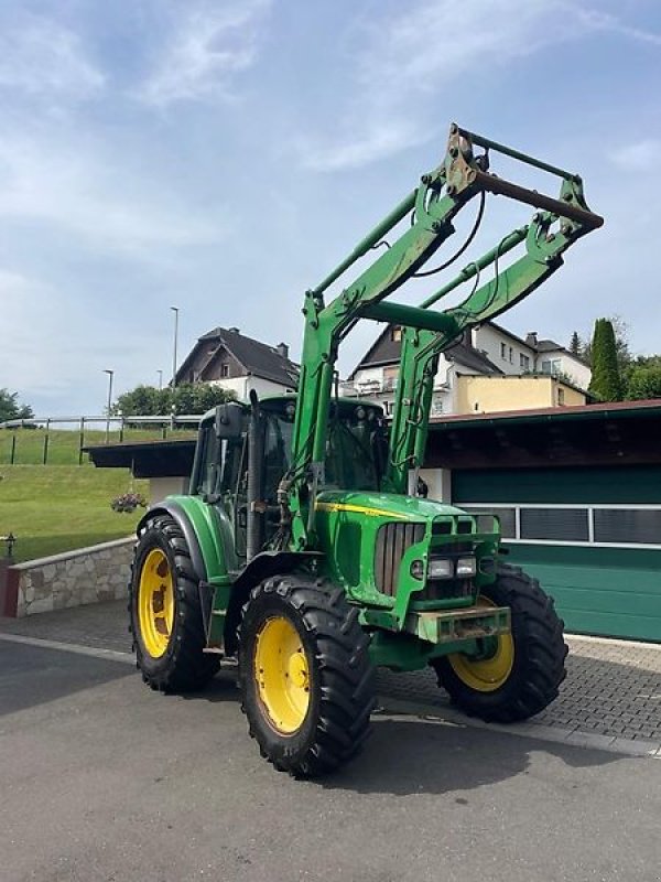 Traktor za tip John Deere 6320 Allradtraktor Frontlader Druckluft Klima 1.Hand TÜV wie 6220 6420, Gebrauchtmaschine u Niedernhausen OT Engenhahn (Slika 1)