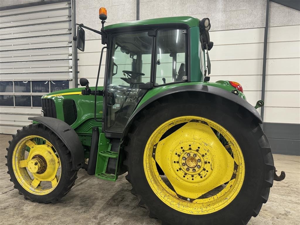 Traktor des Typs John Deere 6320 Frontlift og Pto, Gebrauchtmaschine in Haderup (Bild 6)