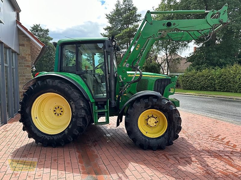 Traktor van het type John Deere 6320 Premium Frontlader PowrQuad Frontlader, Gebrauchtmaschine in Neuenkirchen-Vinte (Foto 2)