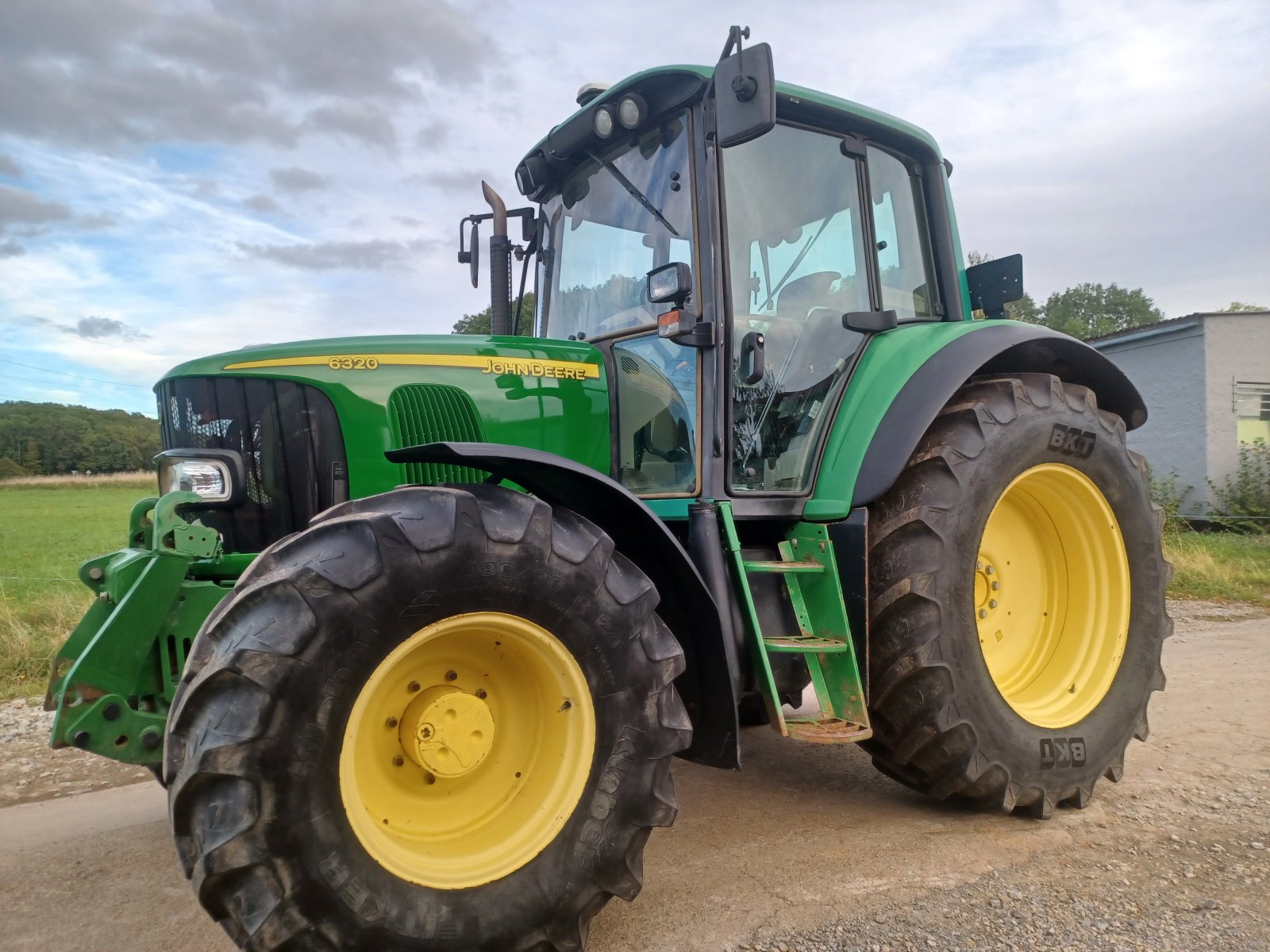 Traktor del tipo John Deere 6320  Premium, Gebrauchtmaschine en Uffenheim (Imagen 2)