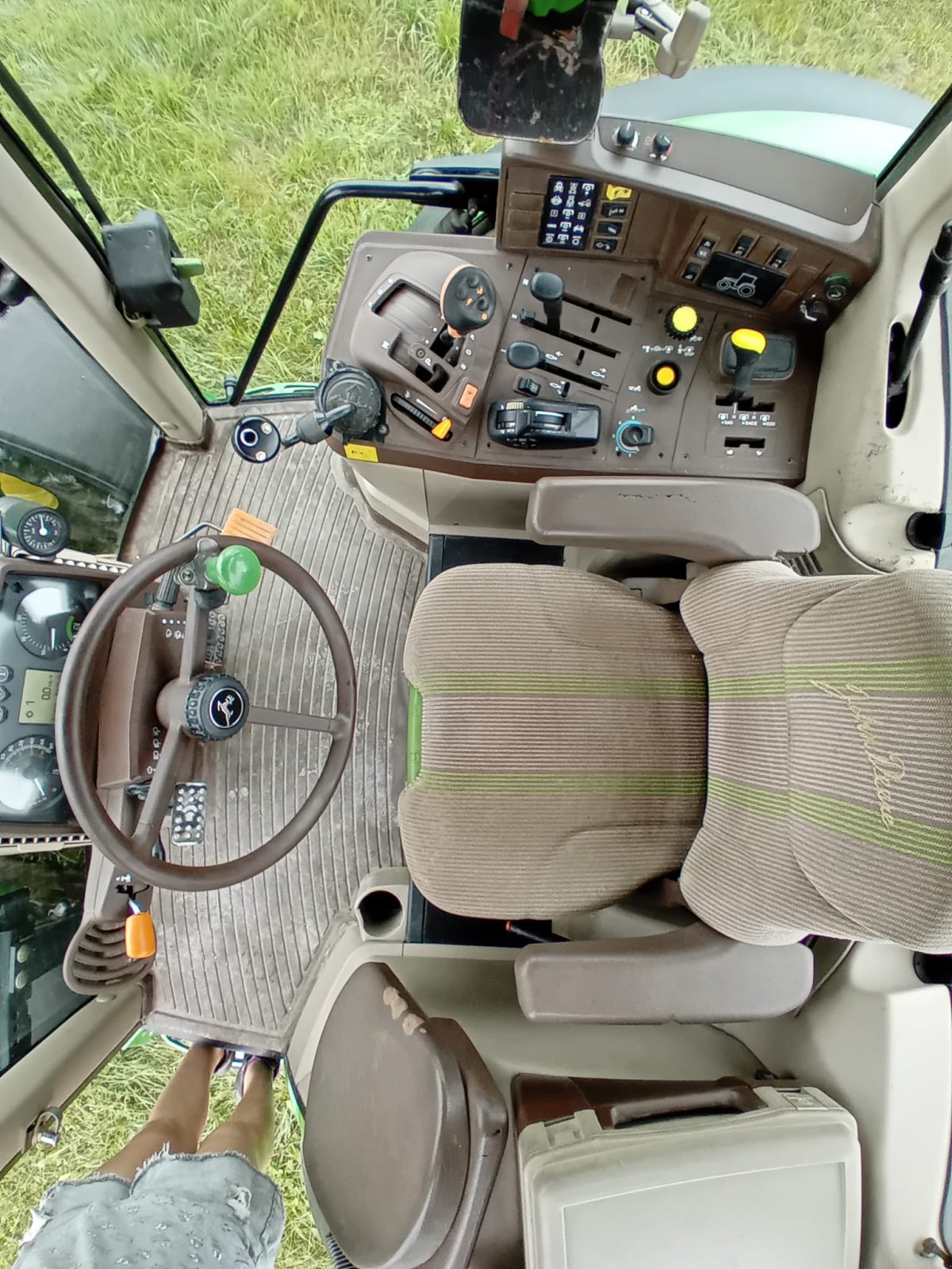 Traktor типа John Deere 6320  Premium, Gebrauchtmaschine в Maitenbeth (Фотография 18)