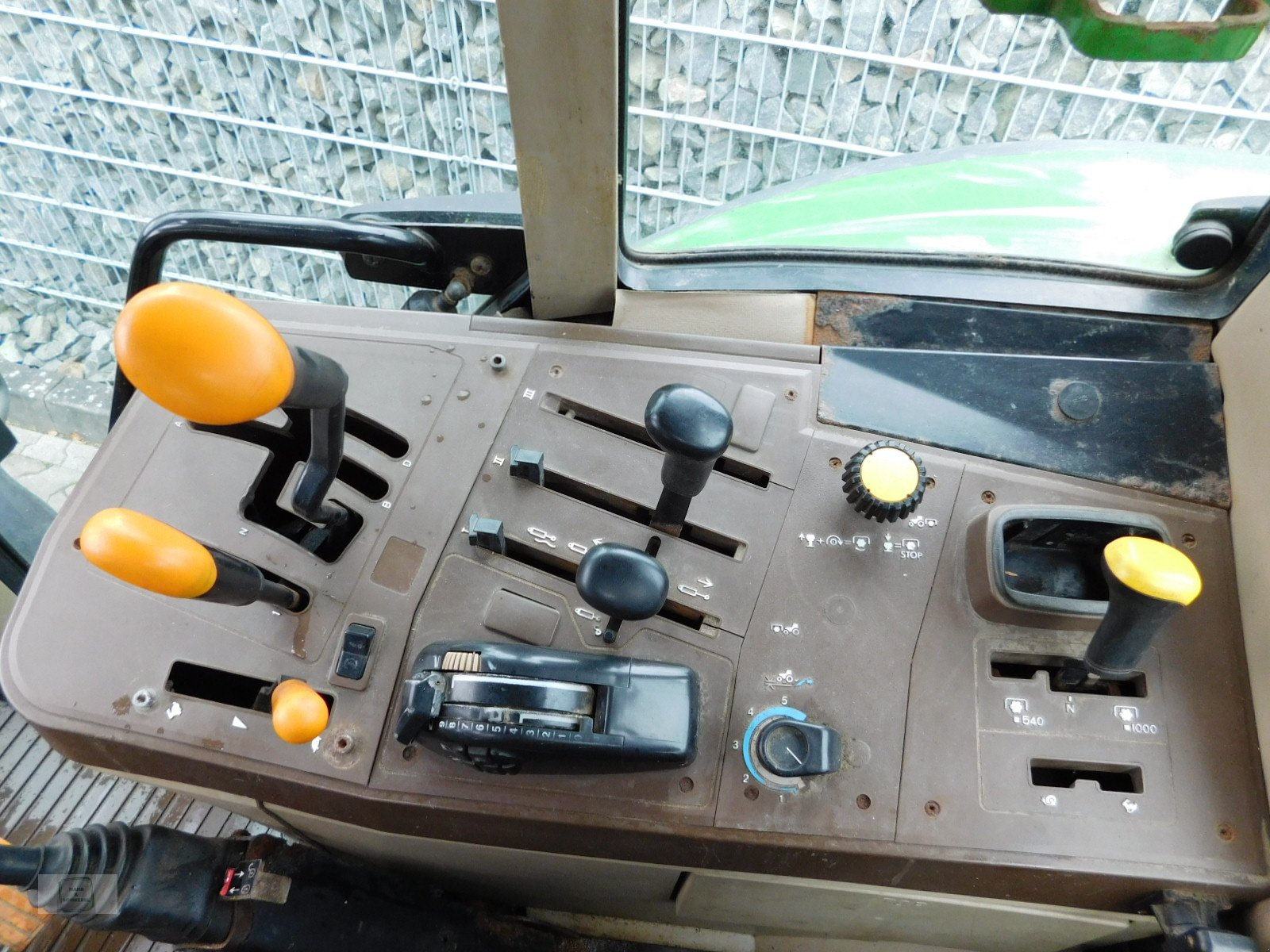 Traktor des Typs John Deere 6320 SE, Gebrauchtmaschine in Gross-Bieberau (Bild 7)