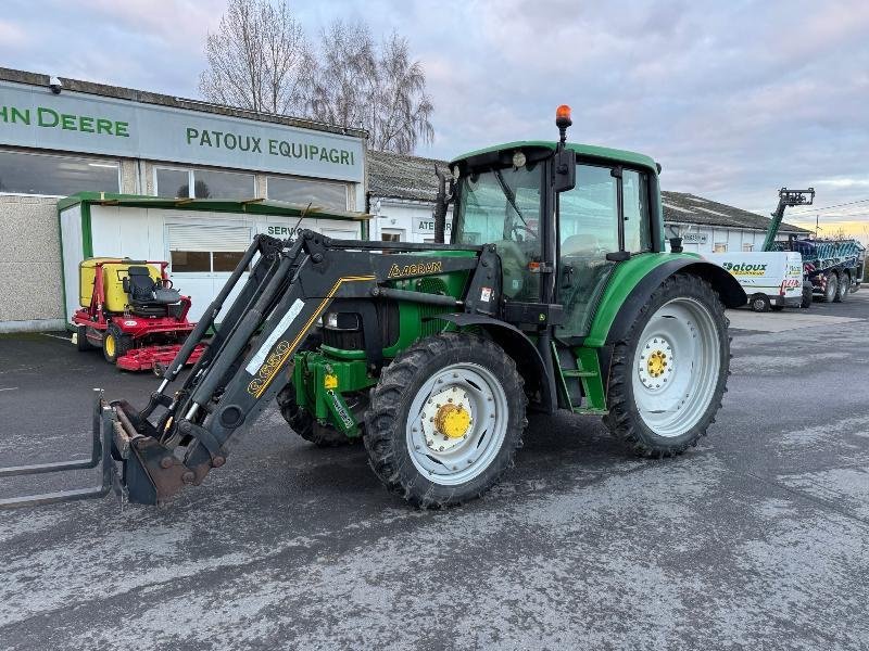 Traktor des Typs John Deere 6320, Gebrauchtmaschine in ESCAUDOEUVRES (Bild 1)