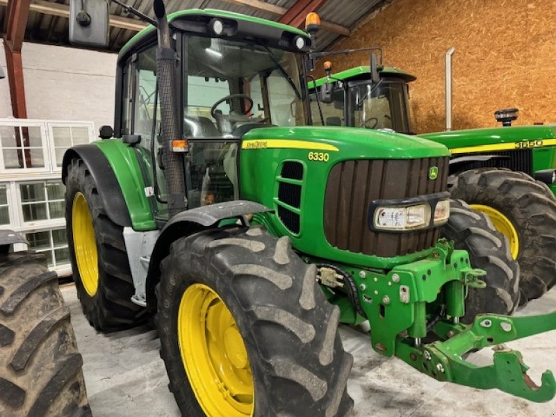 Traktor van het type John Deere 6330 KUN 4200 TIMER. M. LUFTANLÆG, Gebrauchtmaschine in Dronninglund (Foto 3)