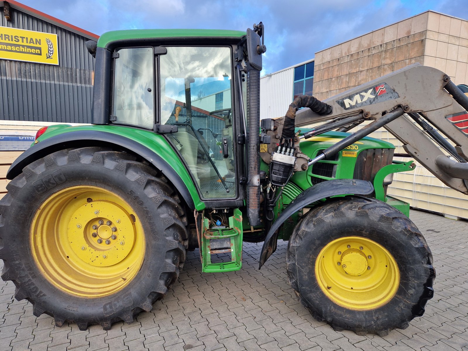 Traktor Türe ait John Deere 6330 Plus, Gebrauchtmaschine içinde Bad Sobernheim (resim 4)