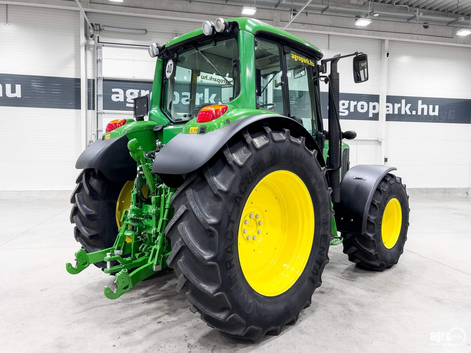 Traktor типа John Deere 6330 Premium, Gebrauchtmaschine в Csengele (Фотография 3)