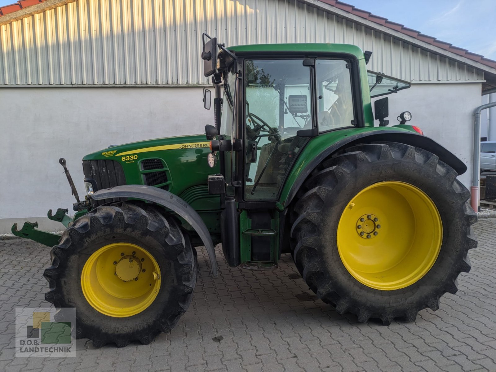 Traktor van het type John Deere 6330 Premium, Gebrauchtmaschine in Leiblfing (Foto 1)