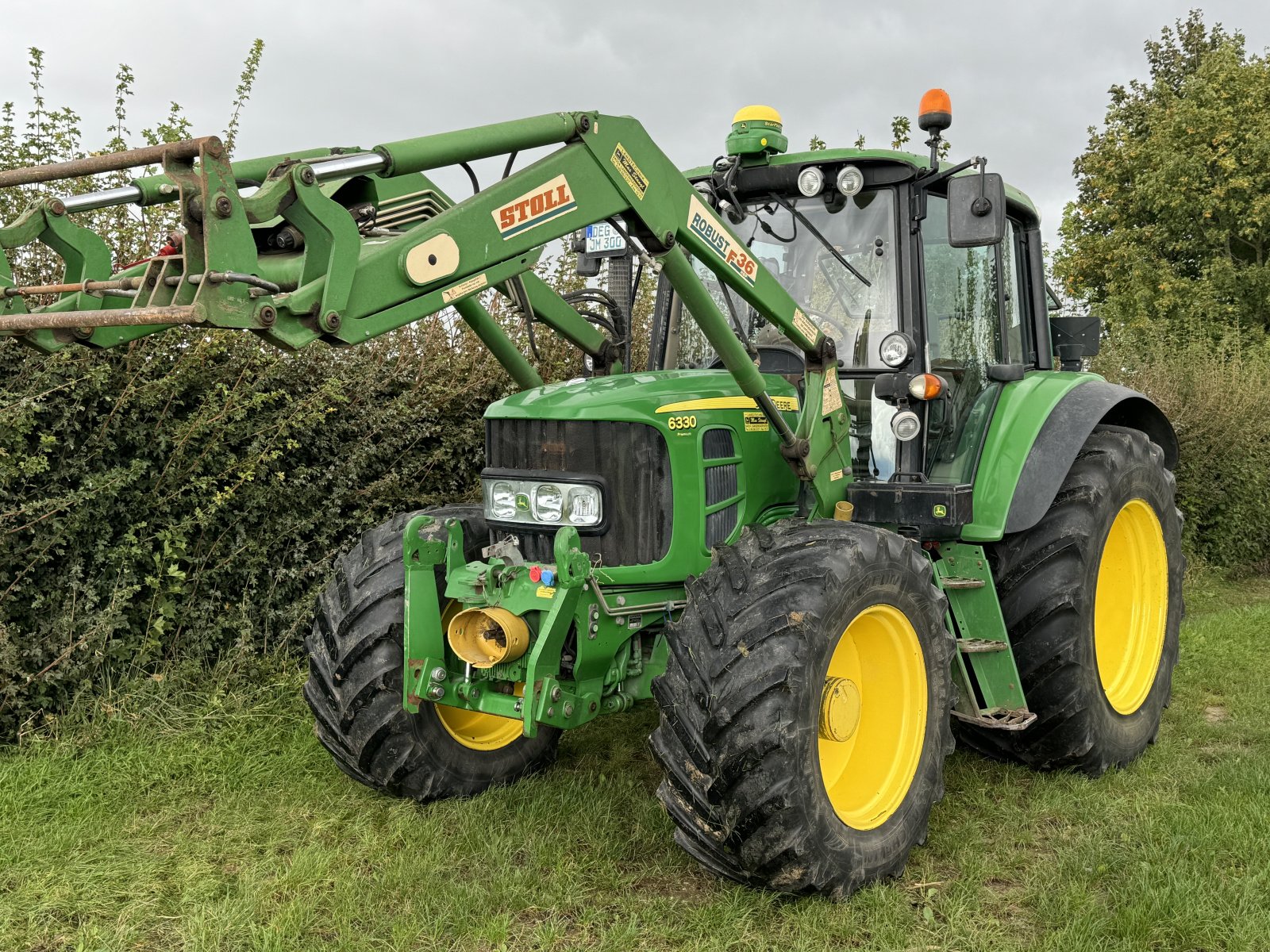 Traktor tip John Deere 6330 Premium, Gebrauchtmaschine in Osterhofen (Poză 1)