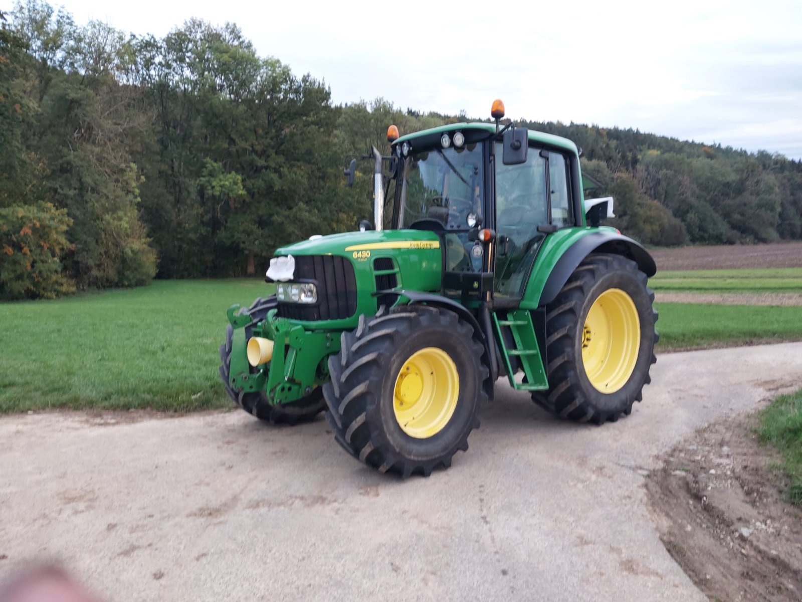 Traktor of the type John Deere 6330 Premium, Gebrauchtmaschine in Reutlingen (Picture 1)