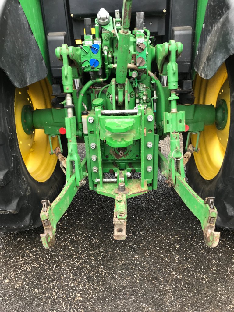 Traktor от тип John Deere 6330 STD, Gebrauchtmaschine в MORLHON LE HAUT (Снимка 5)