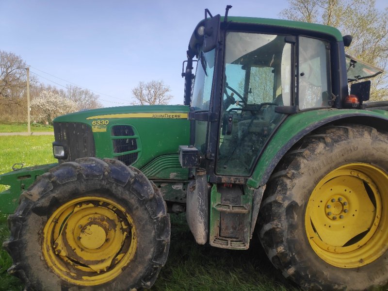 Traktor van het type John Deere 6330 STD, Gebrauchtmaschine in MORLHON LE HAUT (Foto 1)