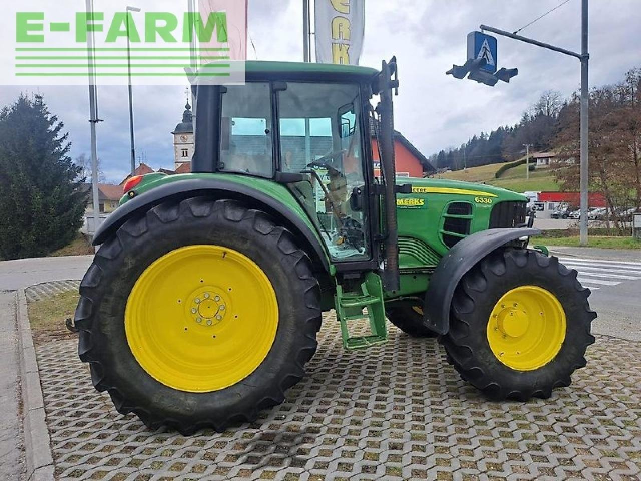 Traktor типа John Deere 6330, Gebrauchtmaschine в GROBELNO (Фотография 4)