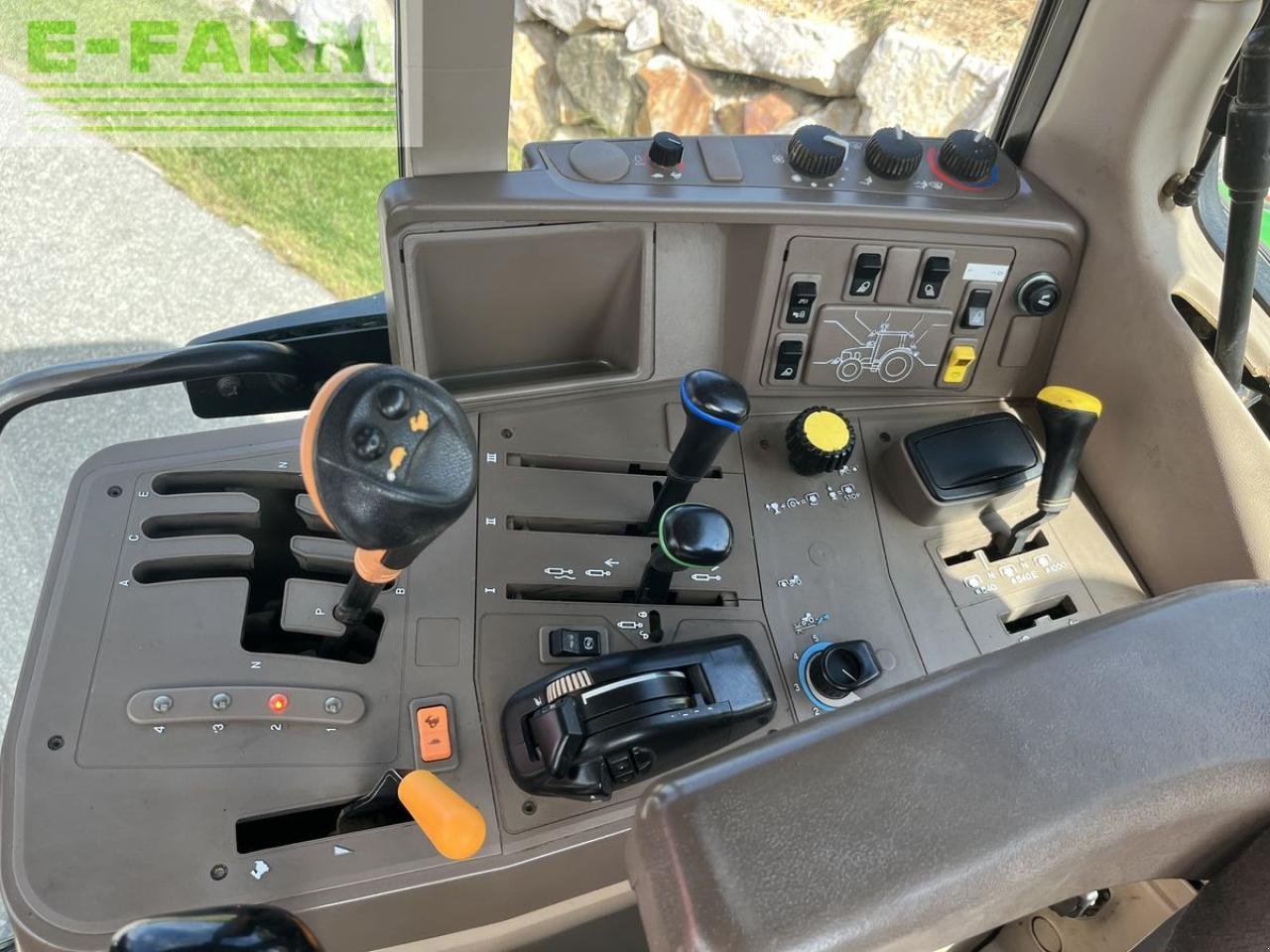 Traktor typu John Deere 6330, Gebrauchtmaschine w ST. PÖLTEN (Zdjęcie 8)