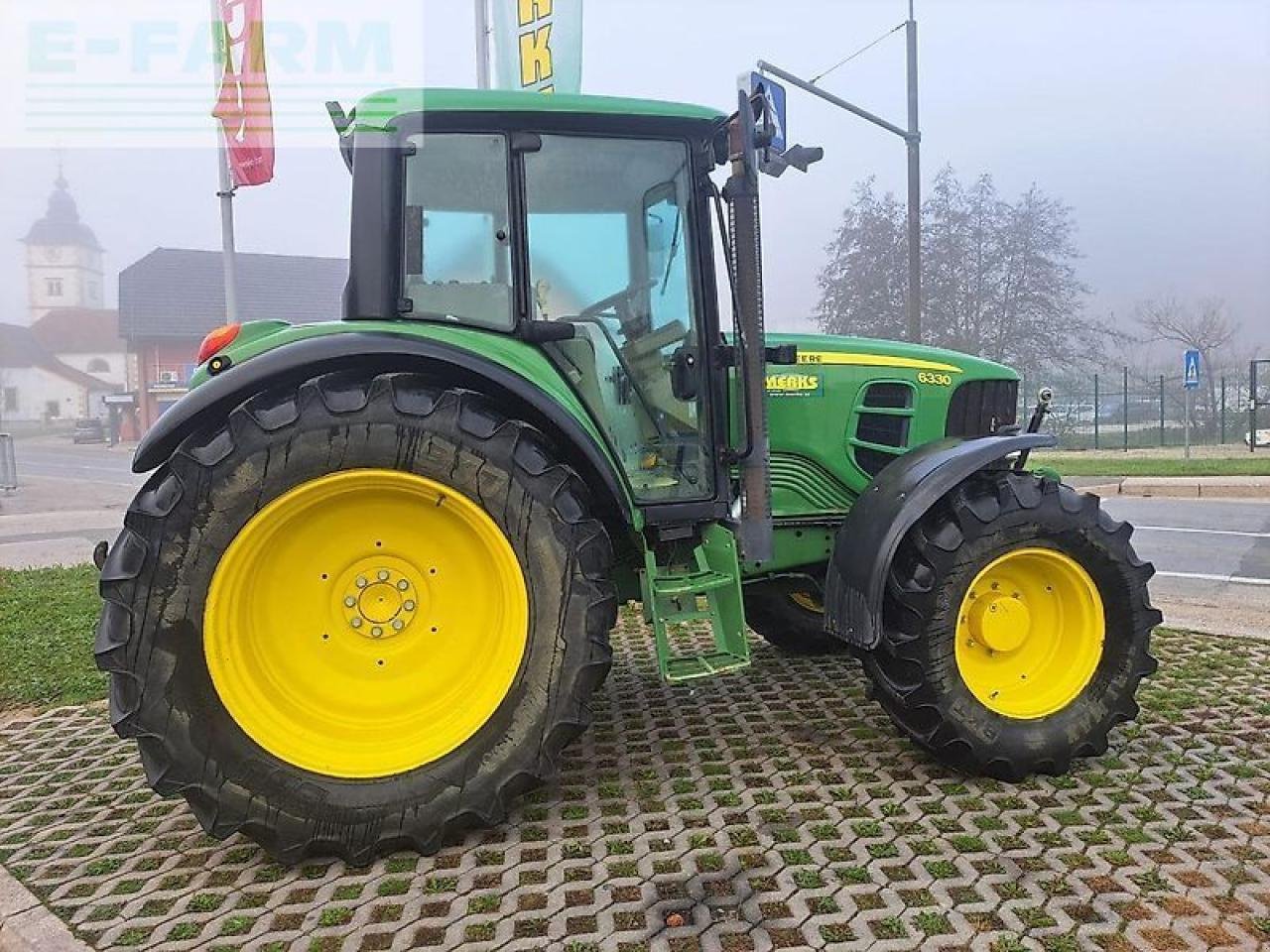 Traktor tip John Deere 6330, Gebrauchtmaschine in GROBELNO (Poză 4)