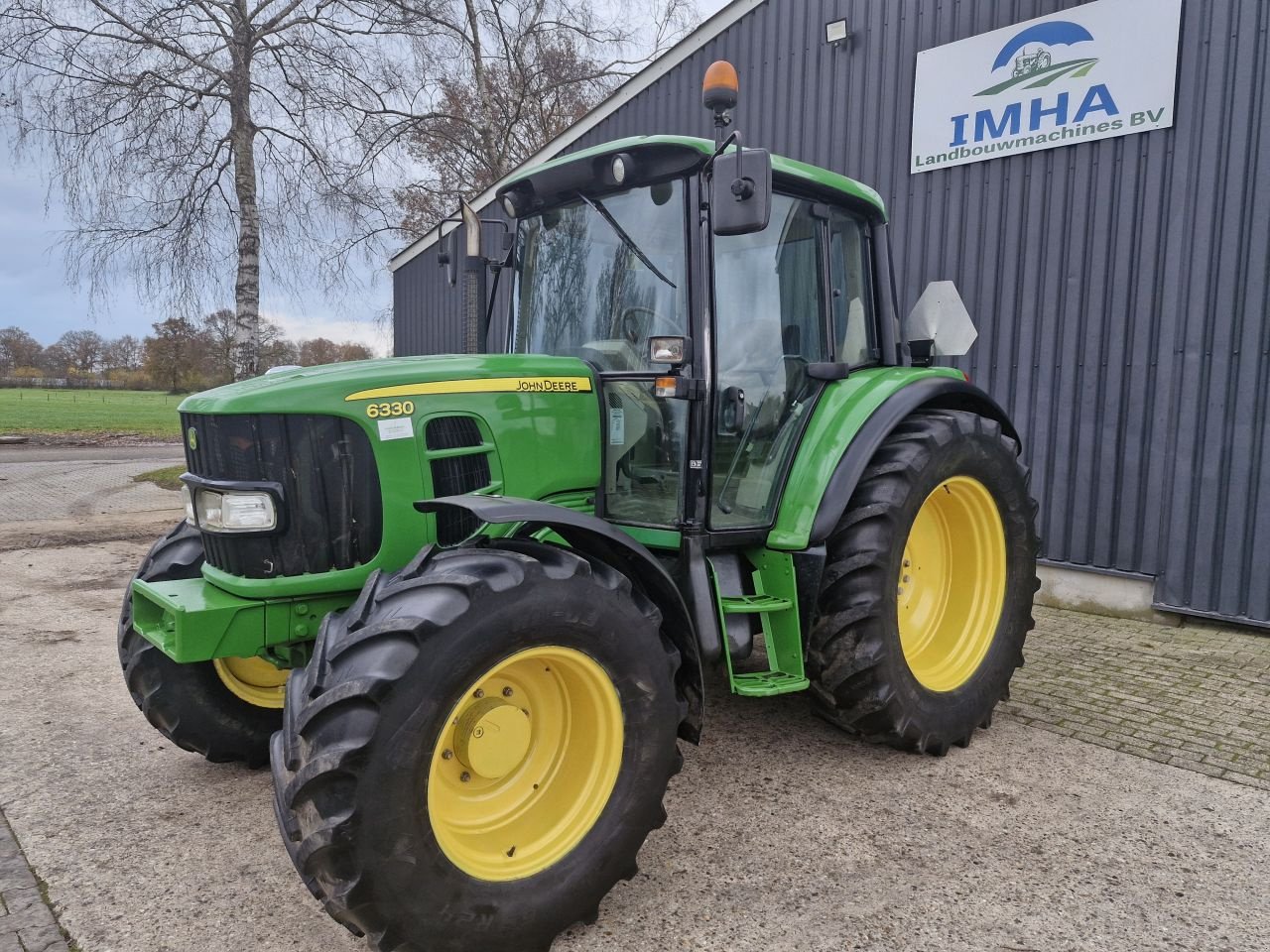 Traktor van het type John Deere 6330, Gebrauchtmaschine in Daarle (Foto 2)