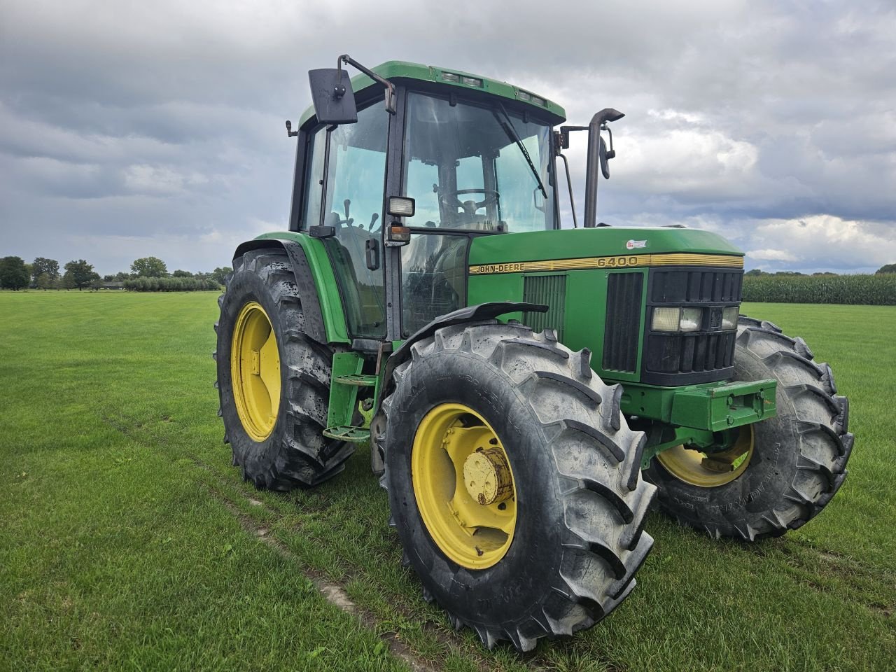 Traktor des Typs John Deere 6400, Gebrauchtmaschine in vaassen (Bild 1)