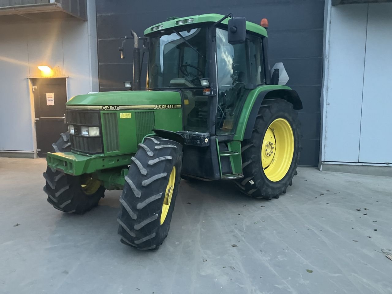 Traktor Türe ait John Deere 6400, Gebrauchtmaschine içinde St. - Jacobiparochie (resim 1)