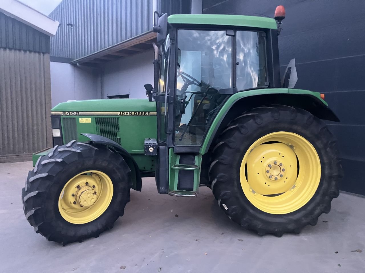 Traktor Türe ait John Deere 6400, Gebrauchtmaschine içinde St. - Jacobiparochie (resim 5)