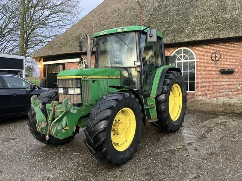 Traktor van het type John Deere 6400, Gebrauchtmaschine in St. - Jacobiparochie (Foto 1)