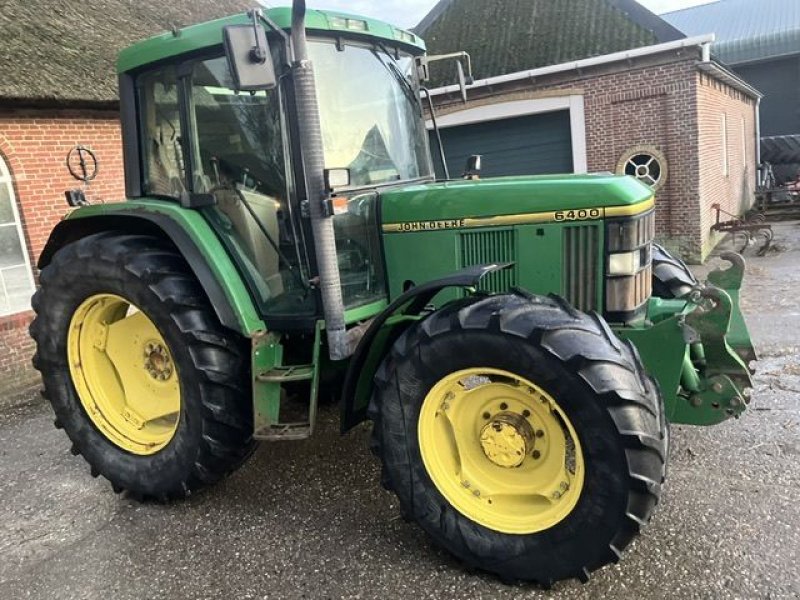 Traktor van het type John Deere 6400, Gebrauchtmaschine in St. - Jacobiparochie (Foto 7)