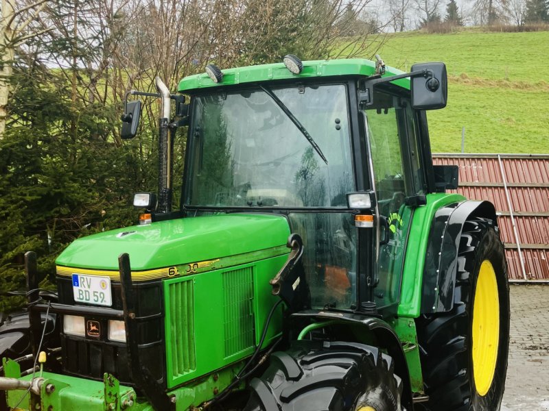 Traktor des Typs John Deere 6400, Gebrauchtmaschine in Wangen (Bild 1)