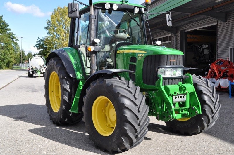 Traktor van het type John Deere 6430, Gebrauchtmaschine in Grolley (Foto 2)