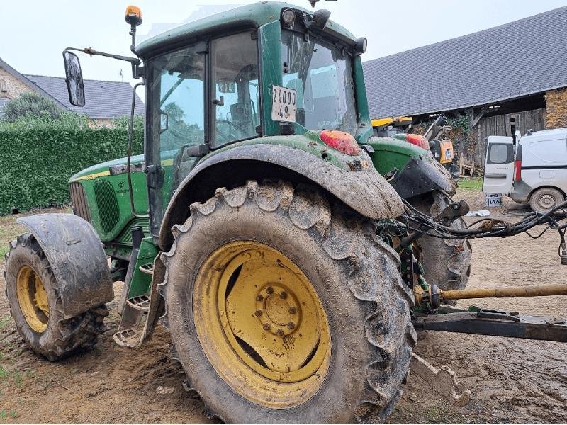 Traktor del tipo John Deere 6520, Gebrauchtmaschine en CHATEAUBRIANT CEDEX (Imagen 1)