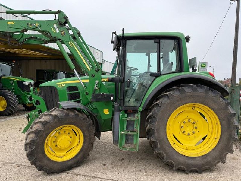 Traktor of the type John Deere 6534, Gebrauchtmaschine in BOSC LE HARD (Picture 1)