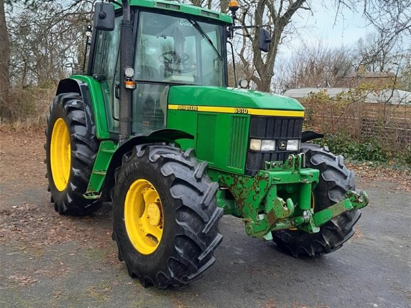 Traktor типа John Deere 6610 m/Frontlift, Gebrauchtmaschine в Horslunde (Фотография 1)