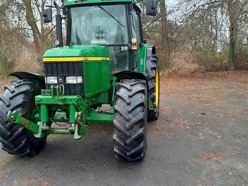 Traktor of the type John Deere 6610 m/Frontlift, Gebrauchtmaschine in Horslunde (Picture 1)