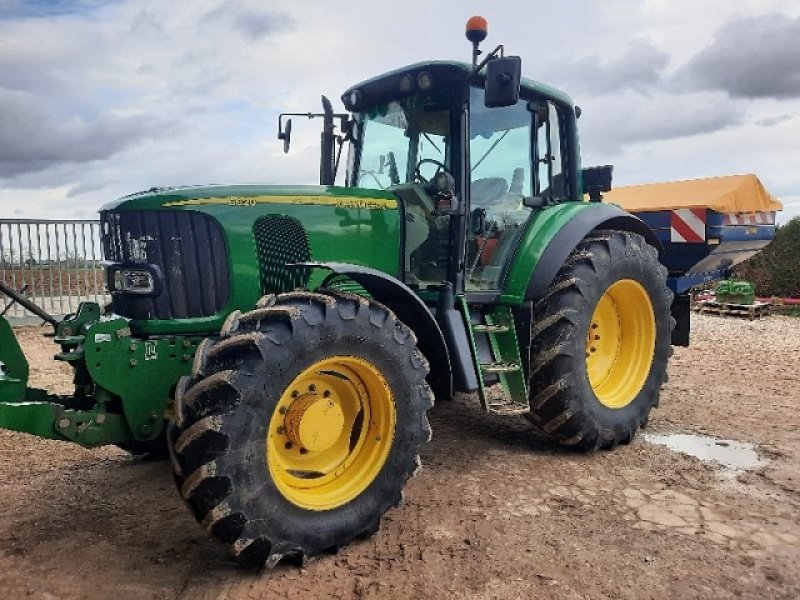 Traktor типа John Deere 6620, Gebrauchtmaschine в PITHIVIERS Cedex (Фотография 1)