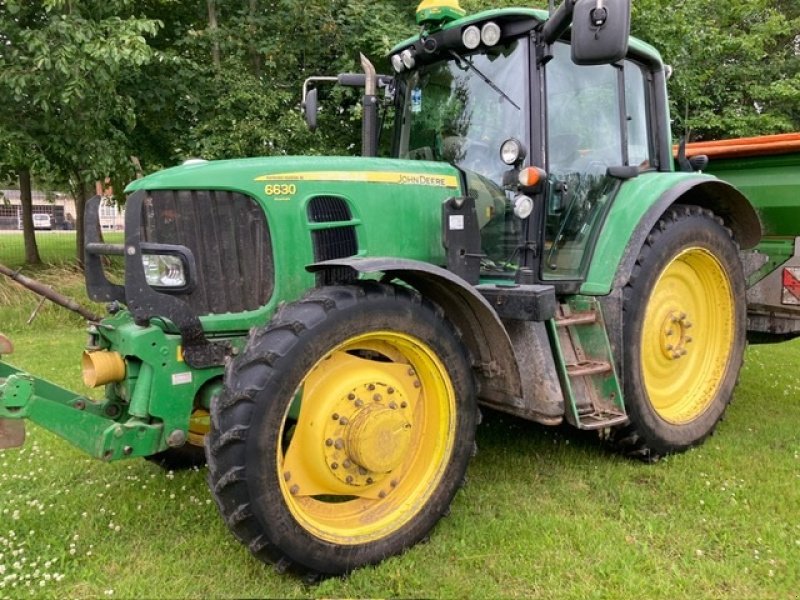 Traktor du type John Deere 6630 Premium AUTOPOWER, AUTOTRACREADY, FRONTLIFT/PTO, Gebrauchtmaschine en Dronninglund (Photo 1)