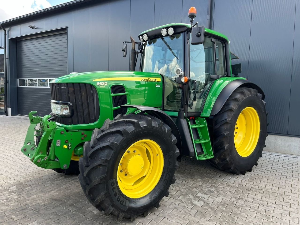 Traktor Türe ait John Deere 6630 Premium, Gebrauchtmaschine içinde Daarle (resim 2)