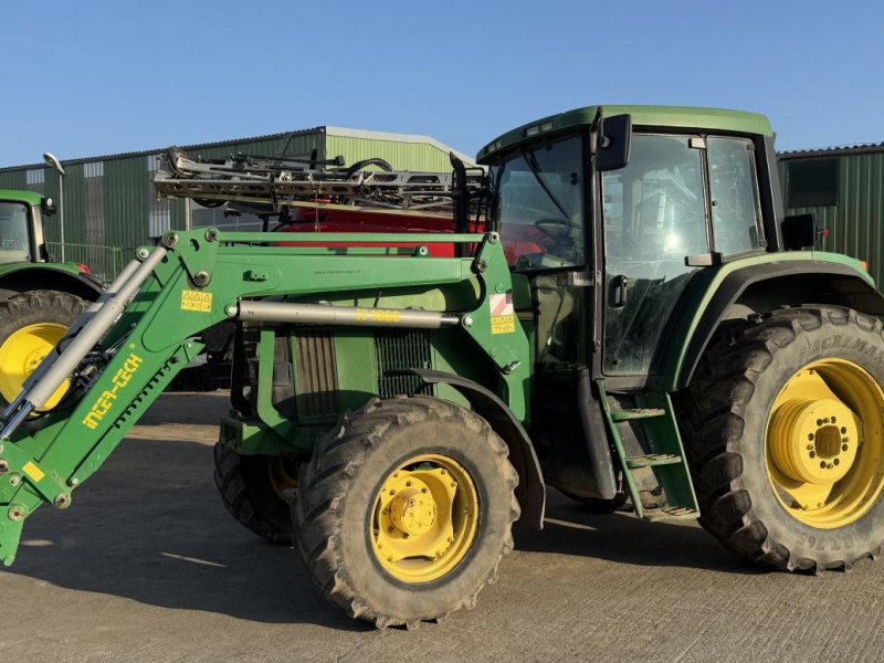 Traktor of the type John Deere 6800 Frontlader, Gebrauchtmaschine in Könnern