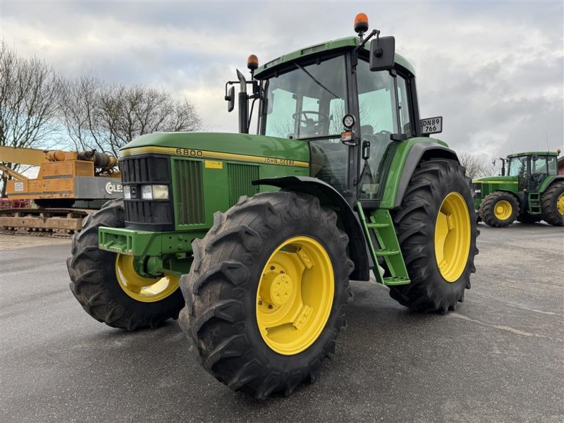 Traktor of the type John Deere 6800 KUN 2800 TIMER OG 40KMT TRANSMISSION!, Gebrauchtmaschine in Nørager (Picture 1)