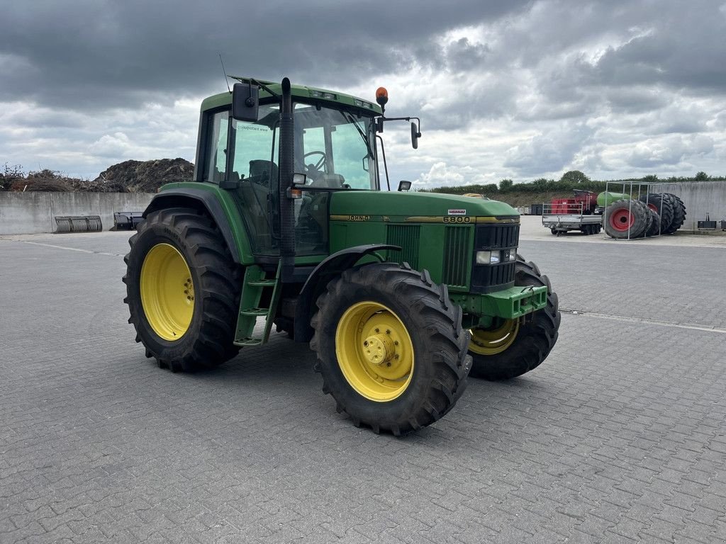 Traktor des Typs John Deere 6800, Gebrauchtmaschine in Hapert (Bild 4)