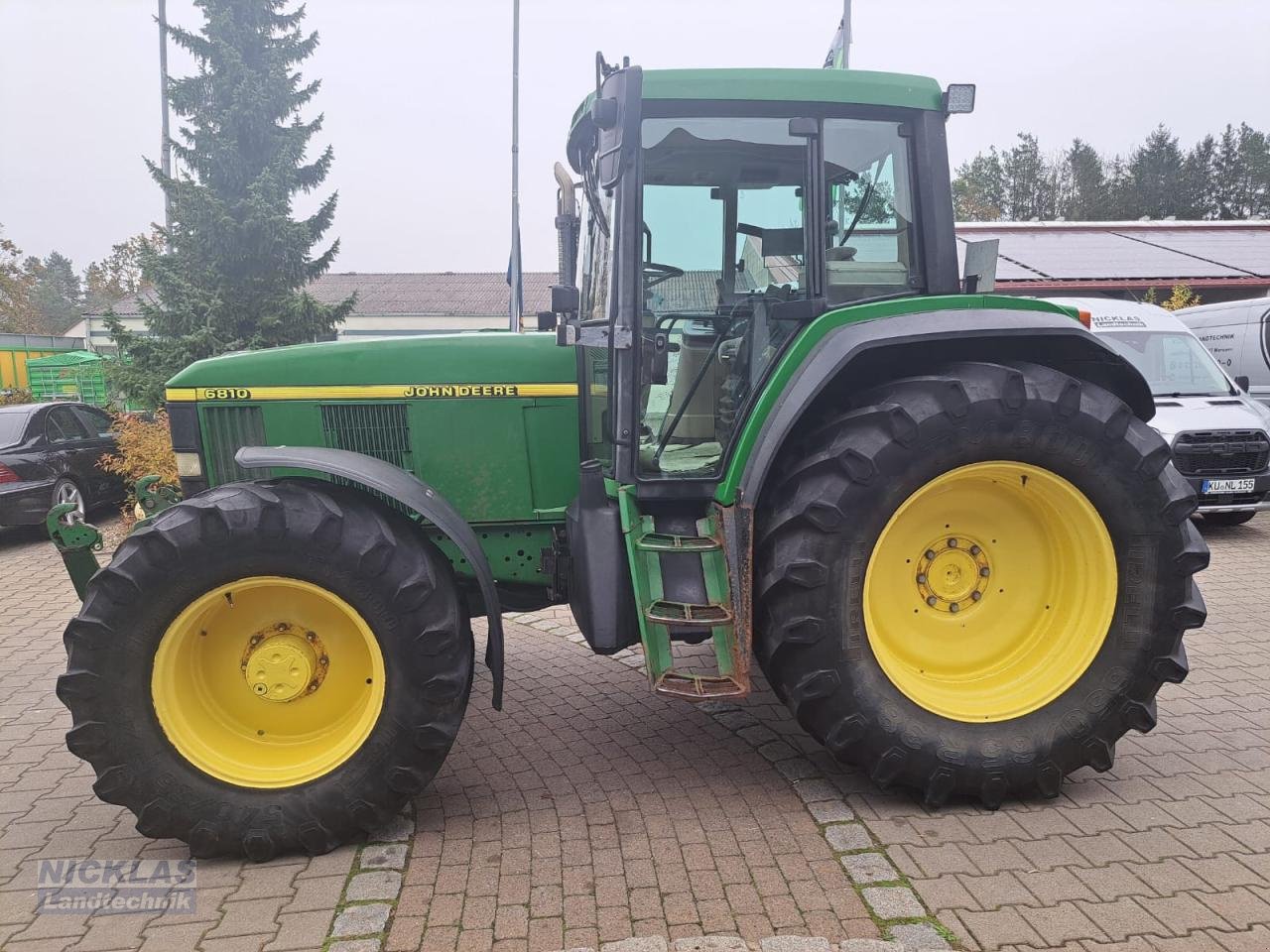 Traktor des Typs John Deere 6810, Gebrauchtmaschine in Schirradorf (Bild 3)