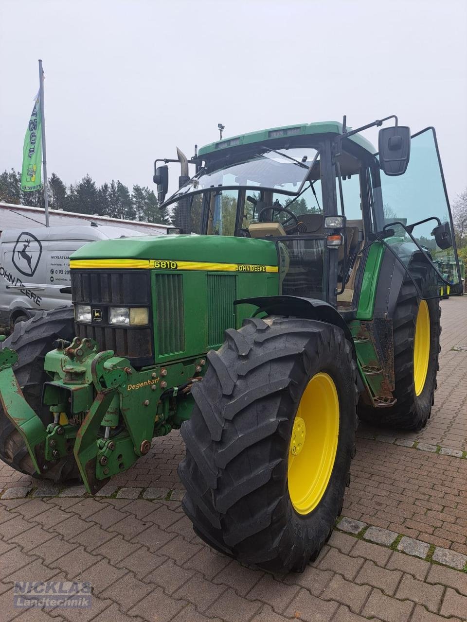 Traktor van het type John Deere 6810, Gebrauchtmaschine in Schirradorf (Foto 4)