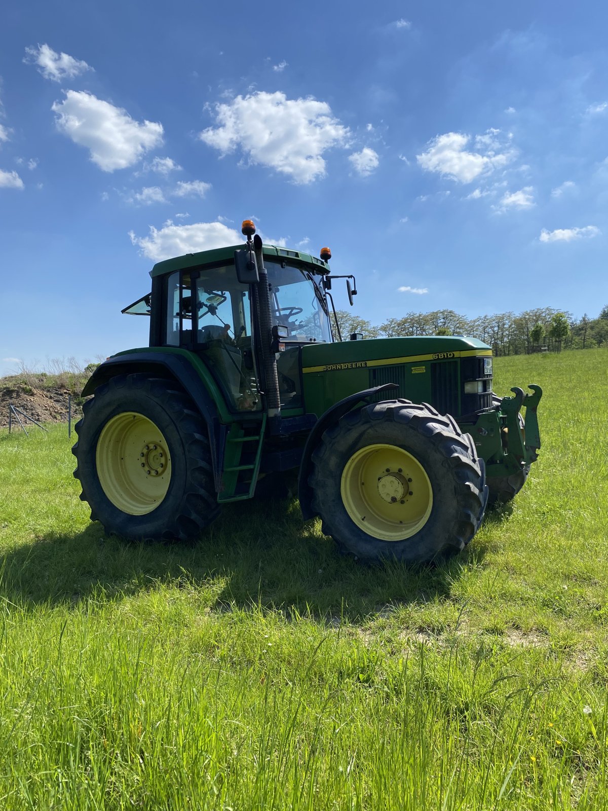 Traktor типа John Deere 6810, Gebrauchtmaschine в Leonbronn (Фотография 4)