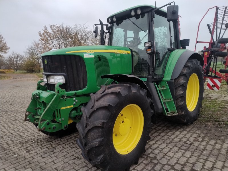 Traktor типа John Deere 6820 Premium, Gebrauchtmaschine в Dinklage (Фотография 1)