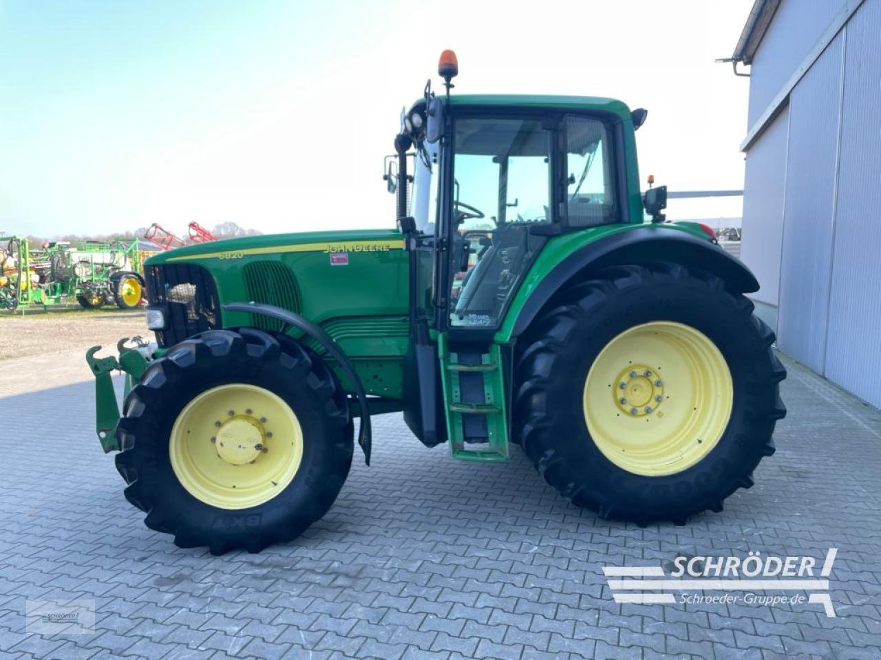 Traktor Türe ait John Deere 6820 PREMIUM, Gebrauchtmaschine içinde Völkersen (resim 4)