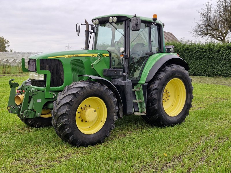 Traktor des Typs John Deere 6820 Premium, Gebrauchtmaschine in Straelen (Bild 1)