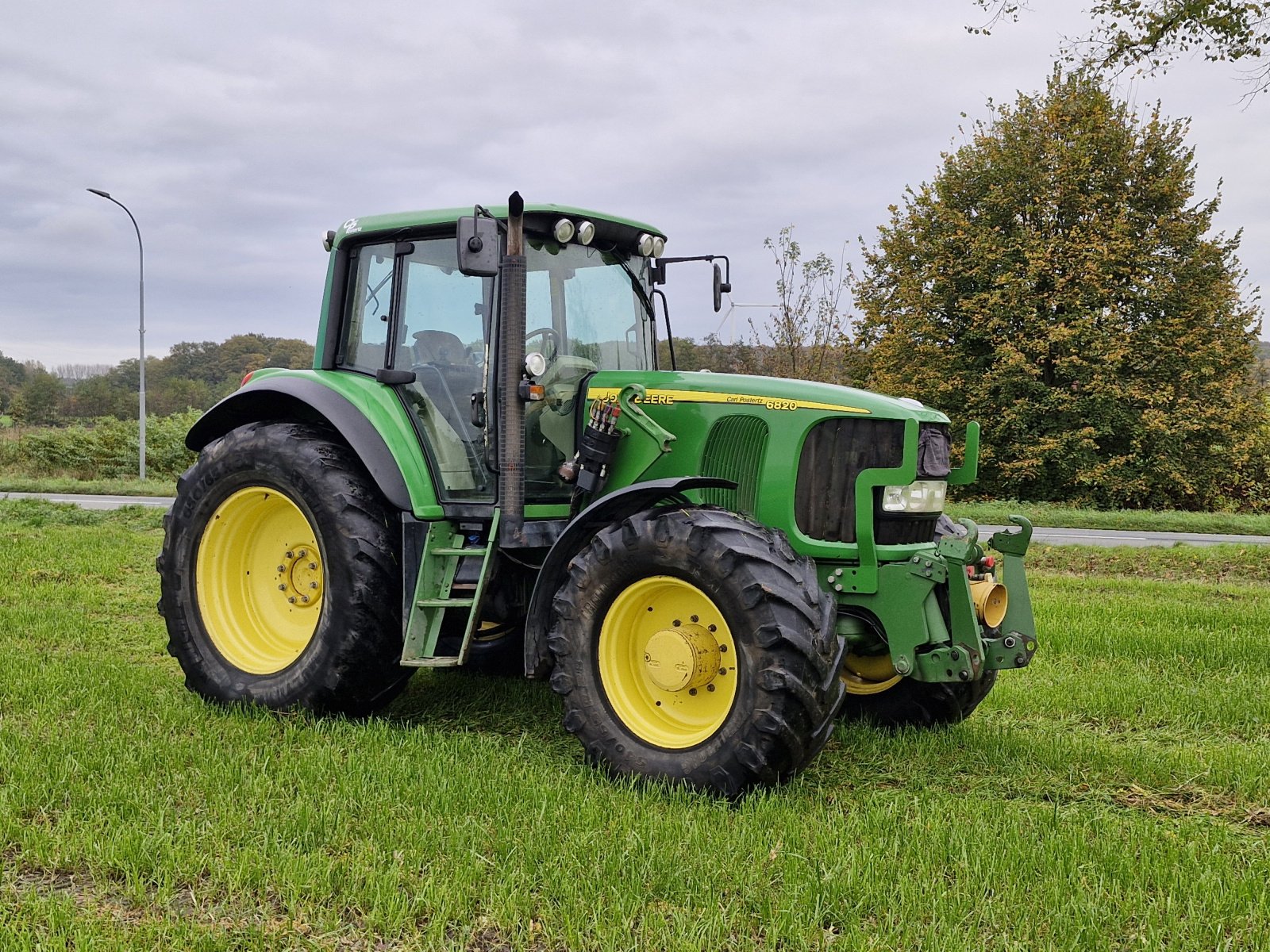 Traktor of the type John Deere 6820 Premium, Gebrauchtmaschine in Straelen (Picture 2)