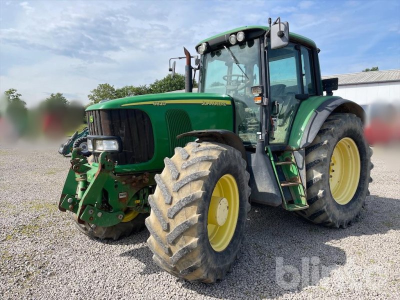 Traktor du type John Deere 6820, Gebrauchtmaschine en Düsseldorf (Photo 1)